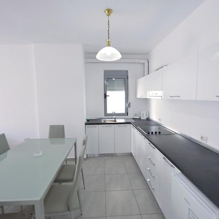 Apt Sarande Bagian luar foto