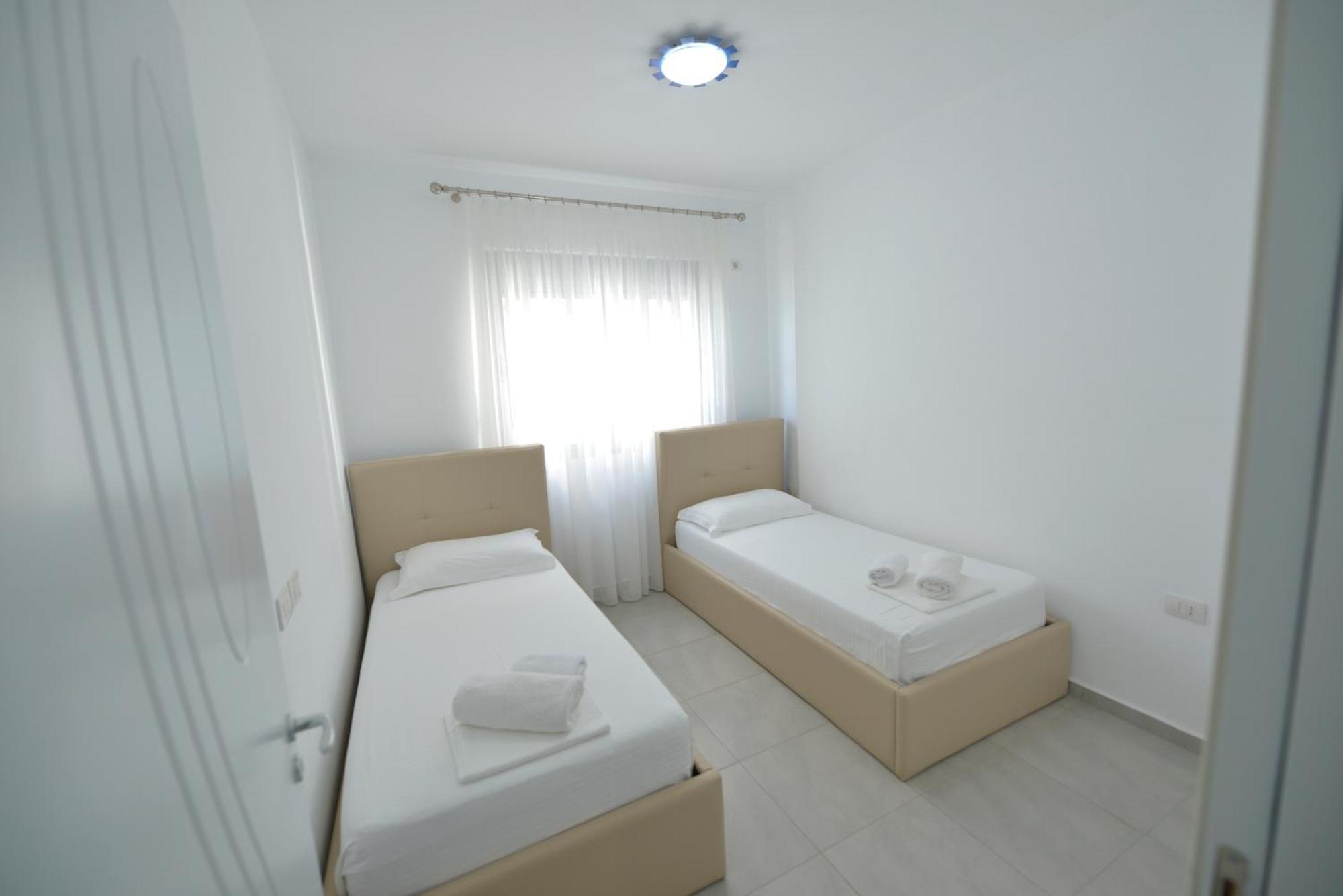 Apt Sarande Bagian luar foto