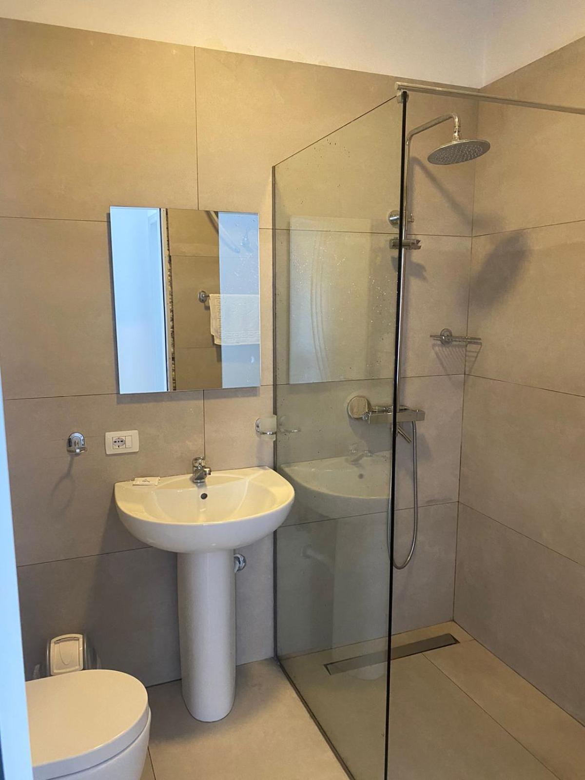 Apt Sarande Bagian luar foto